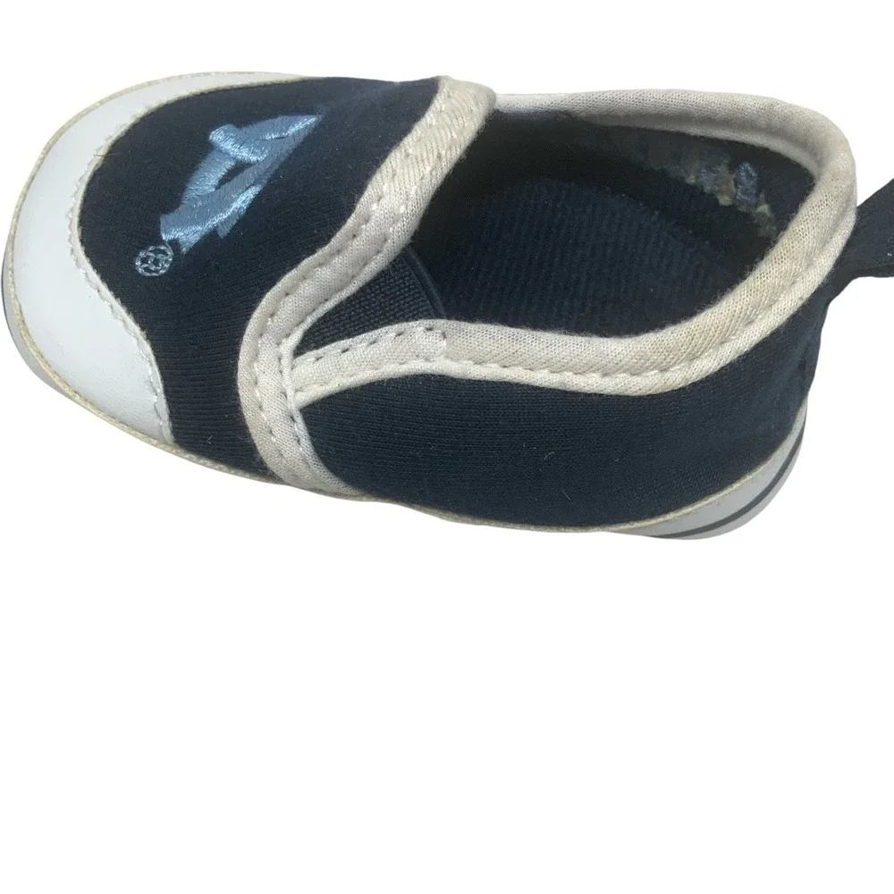 UNC Tar Heels Baby Shoes NC Logo Soft Slip On Crib Shoes Size 3 Months?